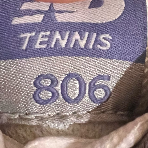 NEW BALANCE Women's WC806 Tennis Shoes White w Purple Size 9.5D (Wide) Like New! - Picture 4 of 16